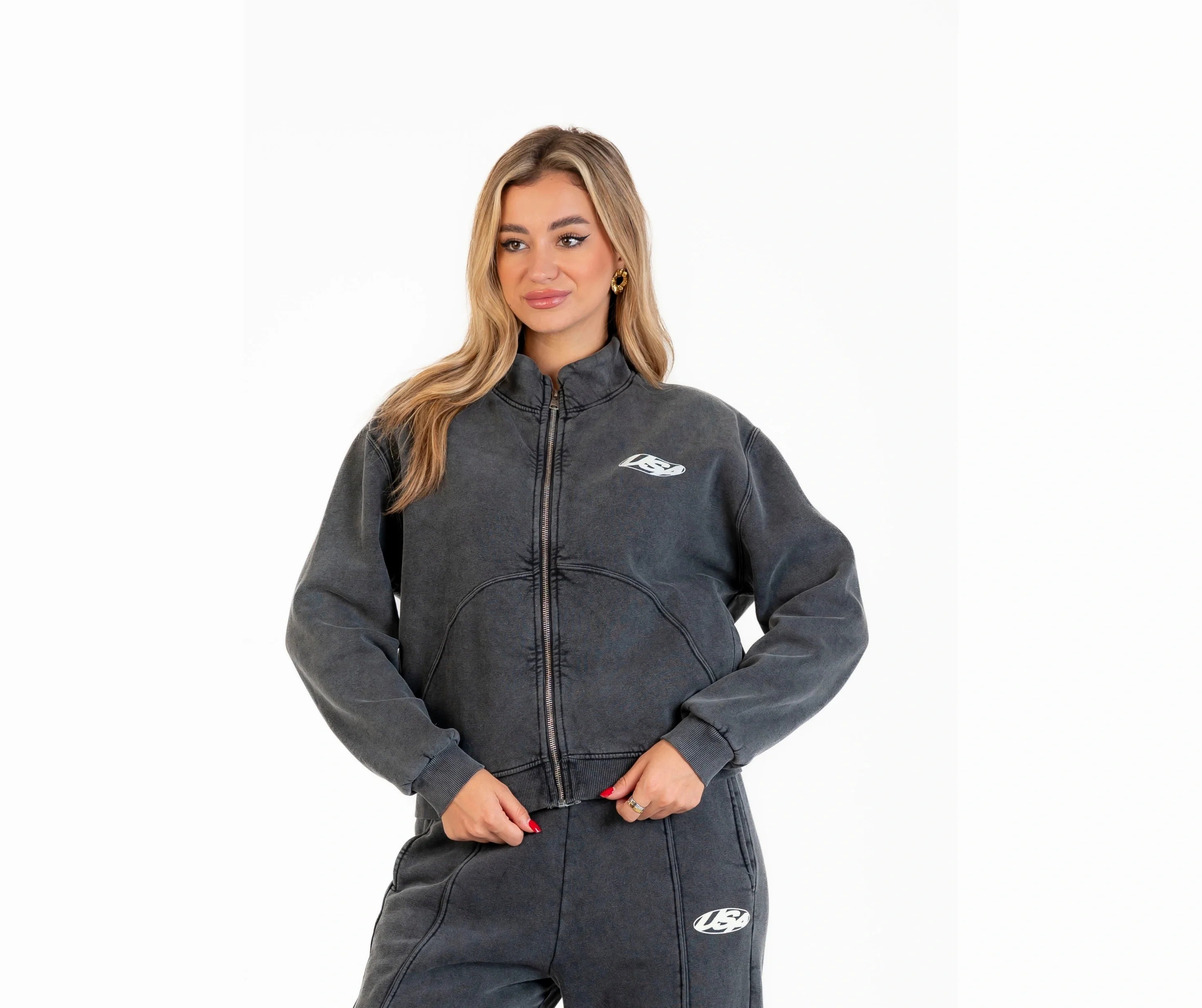 طقم ميلتون شتوى سويت شيرت سوستة و بنطلون وايد ليج 