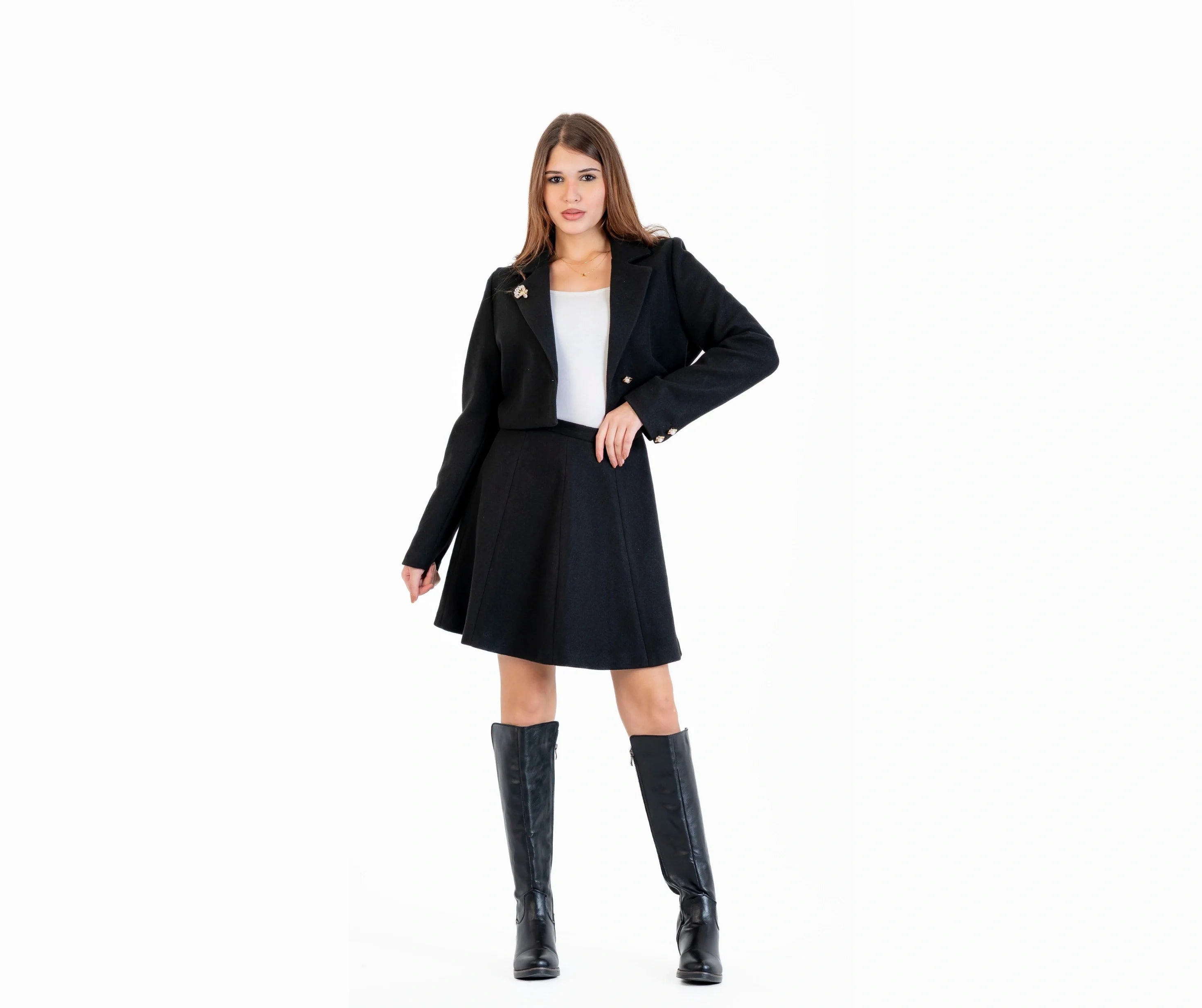 طقم جوخ بليزر قصير و جيبه 